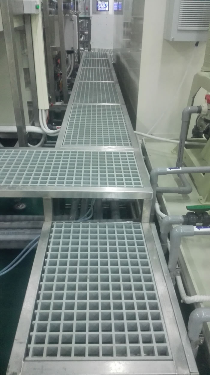 我司圓滿完成珠海雙贏集團(tuán)廠區(qū)玻璃鋼格柵蓋板、防腐工程安裝(圖1)