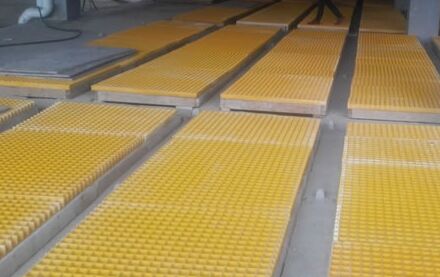 深圳南山污水處理廠玻璃鋼生化池蓋板安裝工程(圖4)